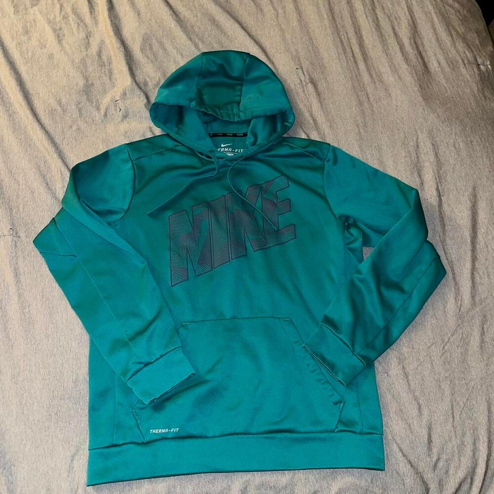 Nike hoodie therma fit womens pullover